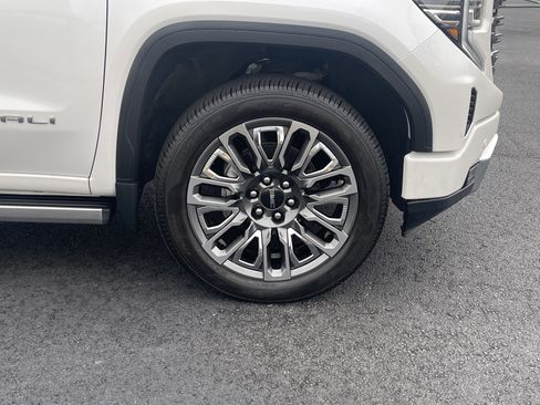 Used 2024 GMC Sierra 1500 Denali Ultimate image 33