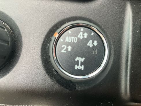 Used 2015 Chevrolet Tahoe LTZ AWD/4WD image 15