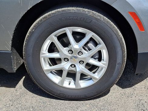 Used 2024 Chevrolet Equinox LT FWD image 33