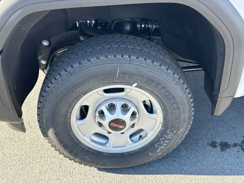 New 2025 GMC Sierra 2500 Pro w/ Convenience Package image 24