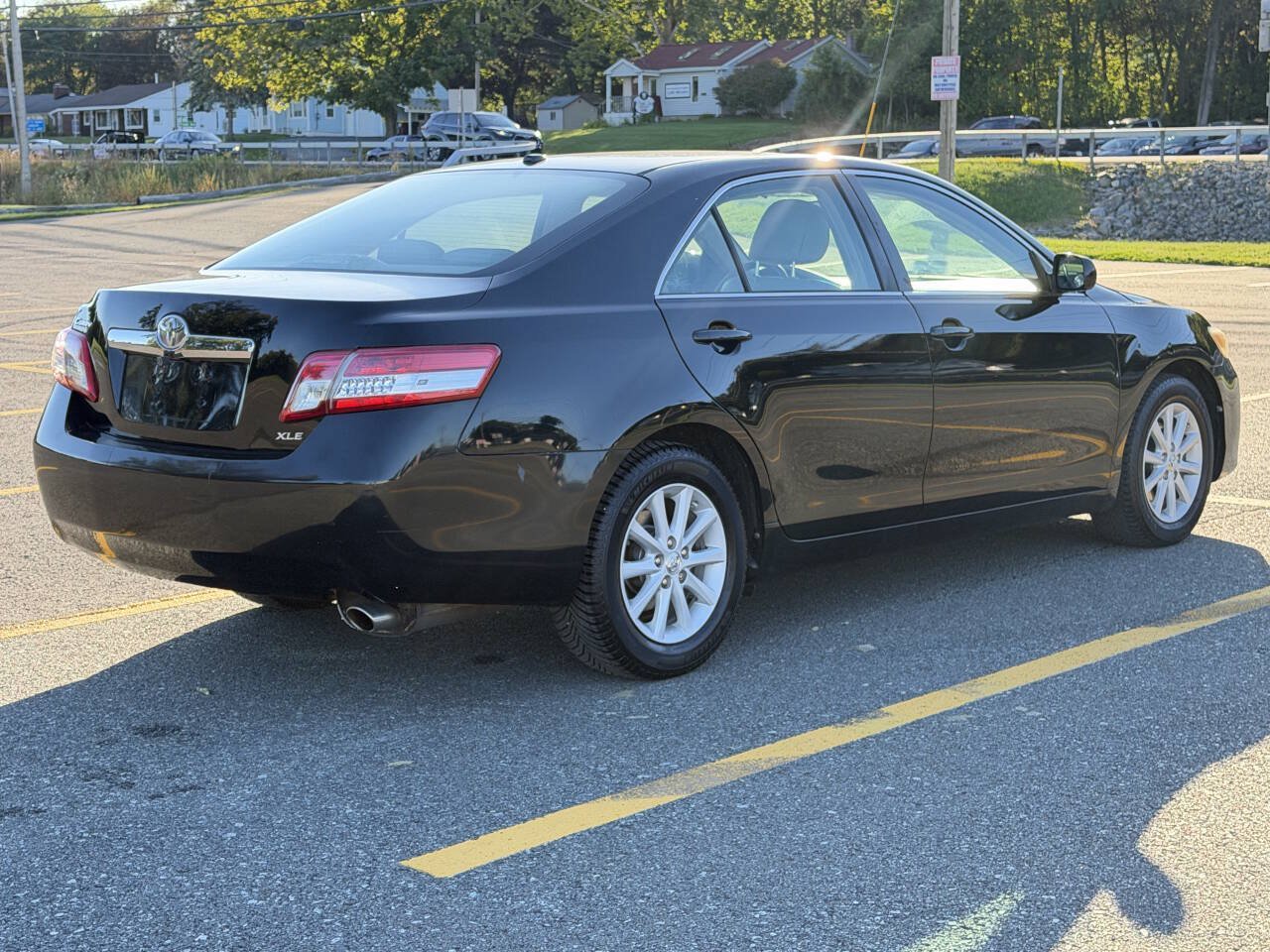 Used 2010 Toyota Camry XLE FWD image 5