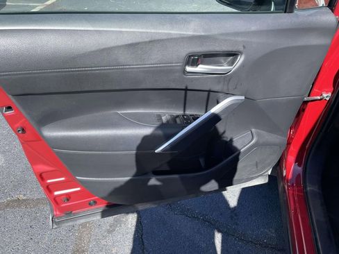 Used 2023 Toyota Corolla Cross XLE image 25