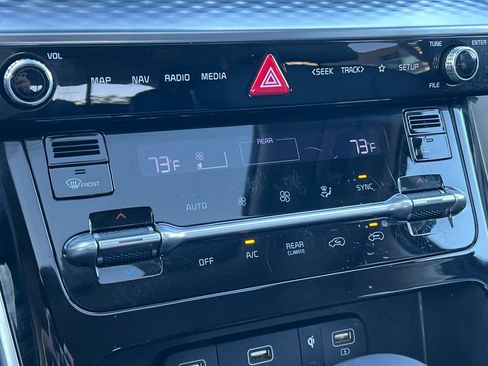 Used 2024 Kia Carnival SX Prestige image 29