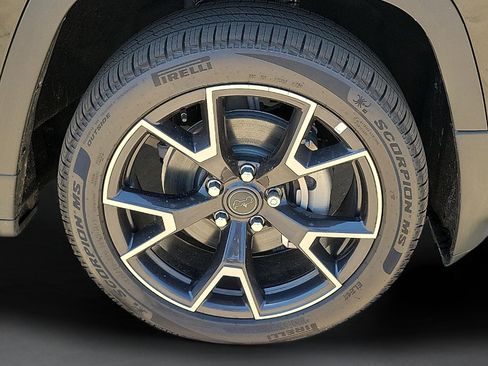 New 2026 Jeep Cherokee Limited AWD/4WD image 7