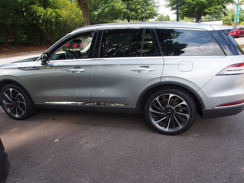 Used 2024 Lincoln Aviator Reserve w/ Equipment Group 201A RWD image 4