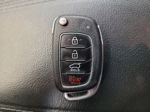 Used 2017 Hyundai Santa Fe Sport image 32