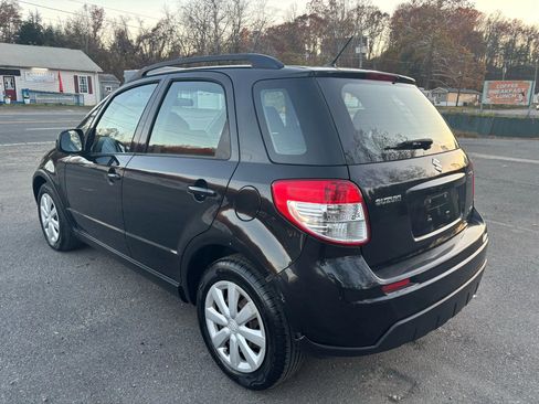 Used 2010 Suzuki SX4 AWD Hatchback image 7