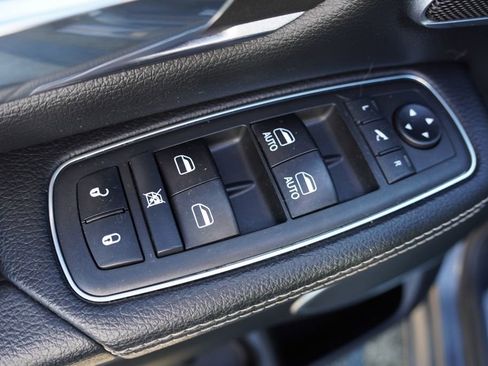 Certified 2019 RAM 1500 Laramie image 23