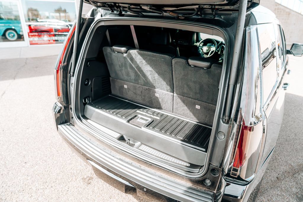 Used 2017 Cadillac Escalade Platinum AWD/4WD image 42