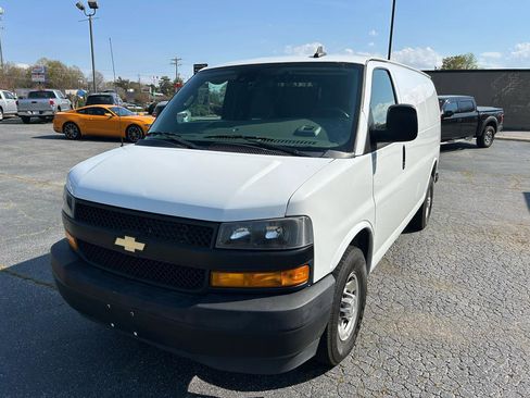 Used 2019 Chevrolet Express 2500 w/ Driver Convenience Package image 5