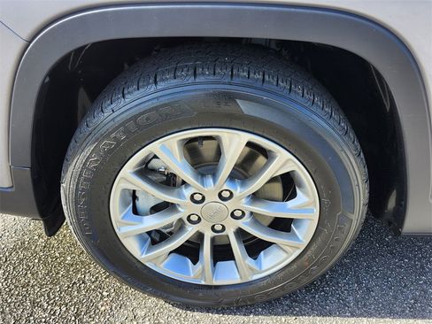 Used 2022 Jeep Cherokee Latitude Lux image 17