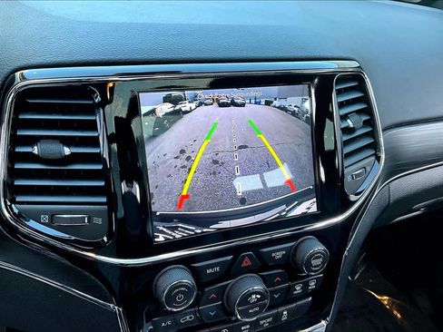 Used 2019 Jeep Grand Cherokee Limited w/ Luxury Group II image 24