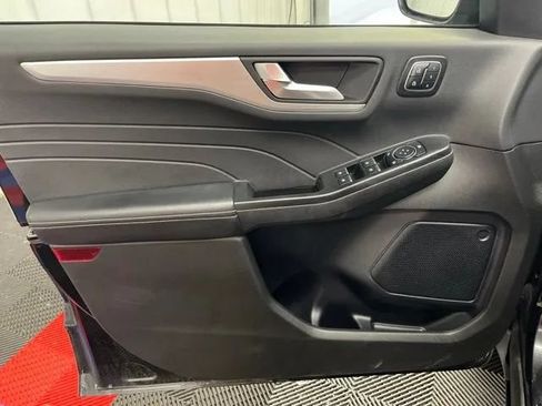 Used 2025 Ford Escape Platinum AWD/4WD image 8