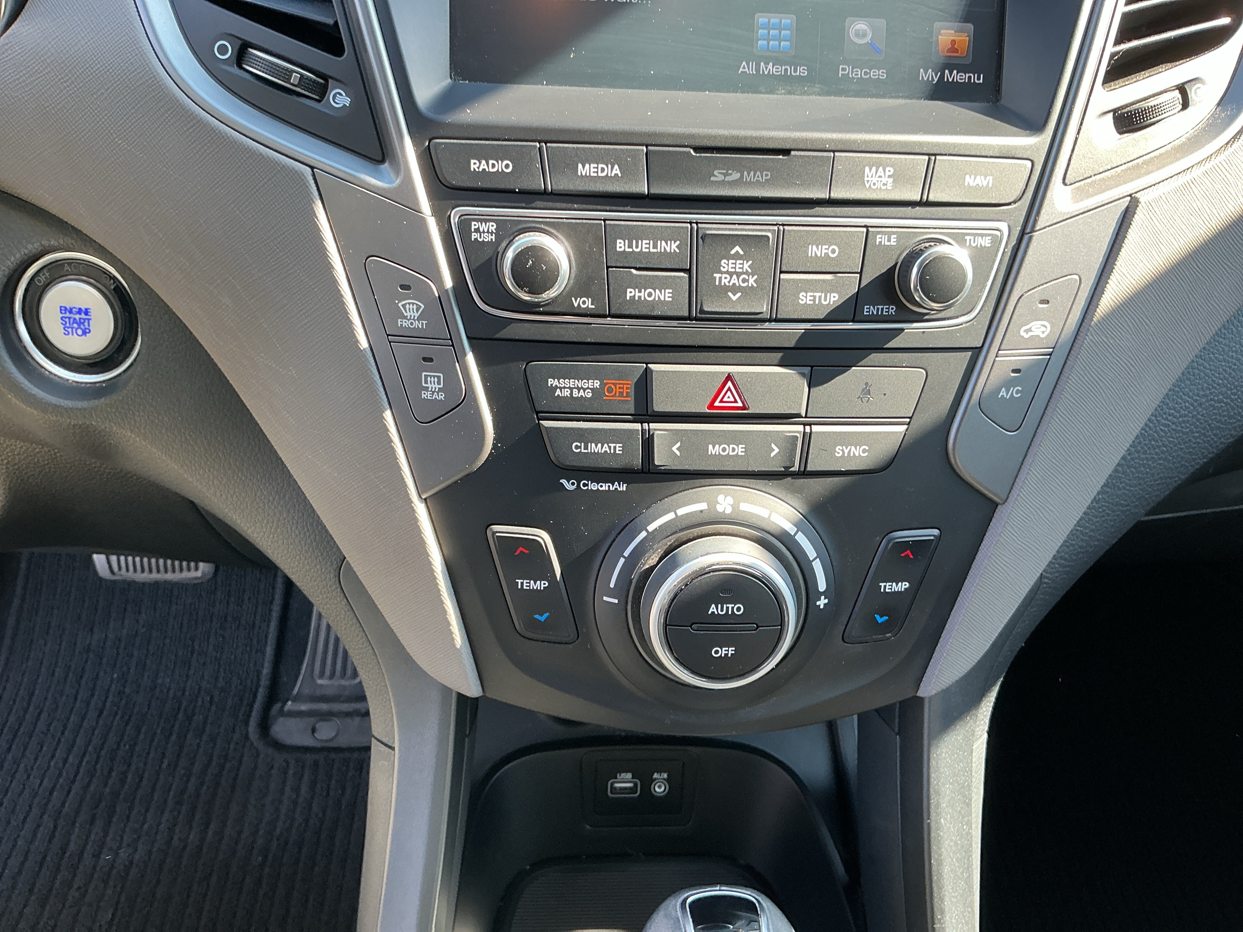 Used 2017 Hyundai Santa Fe Sport w/ Cargo Package FWD image 18