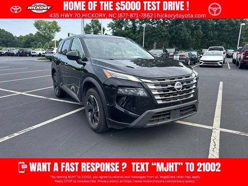 Used 2025 Nissan Rogue SV AWD/4WD image 1