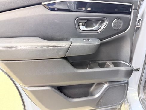Used 2025 Honda Pilot Touring image 18