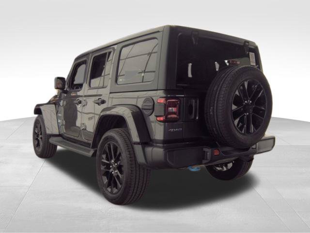 Used 2022 Jeep Wrangler Unlimited Sahara w/ Cold Weather Group AWD/4WD image 6