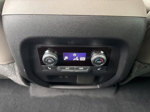 Used 2024 GMC Acadia Elevation w/ Luxury Package image 6