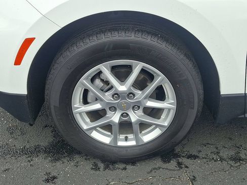 Certified 2024 Chevrolet Equinox LS w/ Driver Confidence II Package FWD image 8