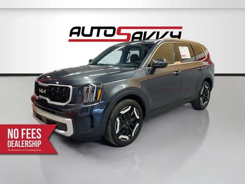 Used 2023 Kia Telluride EX w/ EX Captain's Chair Package AWD/4WD image 3