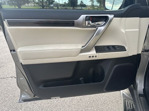 Used 2023 Lexus GX 460 Luxury w/ Sport Design Package AWD/4WD image 14