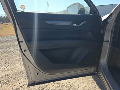 Used 2025 MAZDA CX-5 AWD 2.5 S w/ Preferred Package image 11