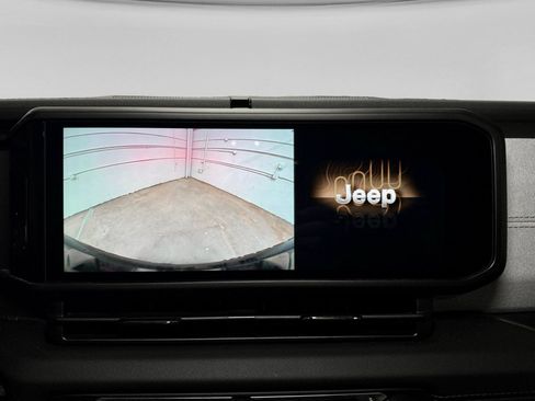 Used 2024 Jeep Wrangler Sahara image 15