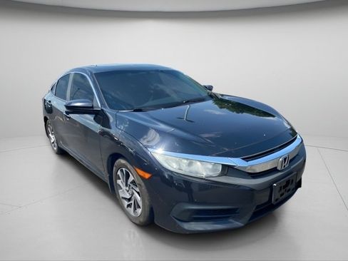 Used 2018 Honda Civic EX image 5