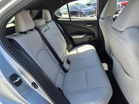 New 2026 Lexus UX 300h FWD image 26