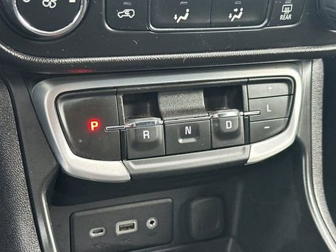 Used 2024 GMC Terrain SLE image 24