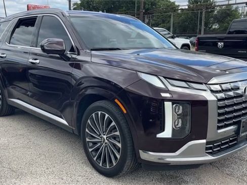 Used 2023 Hyundai Palisade Calligraphy image 32