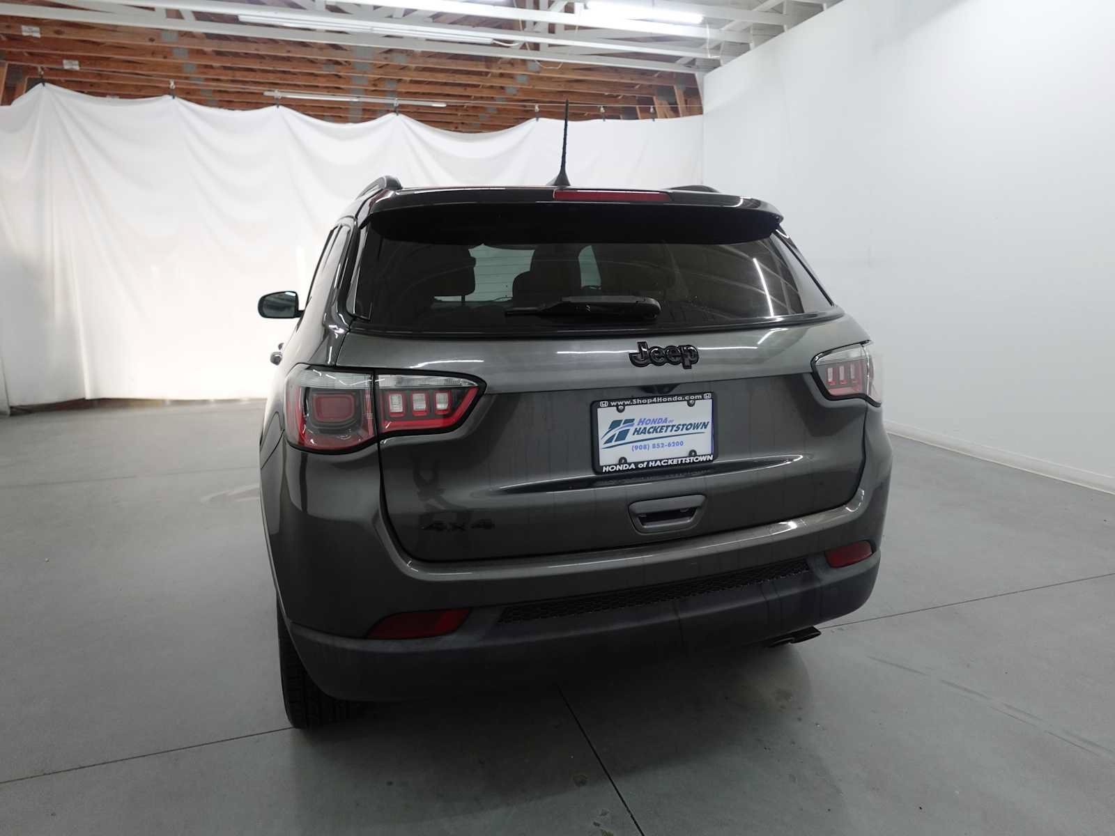 Used 2018 Jeep Compass Latitude w/ Popular Equipment Group AWD/4WD image 7