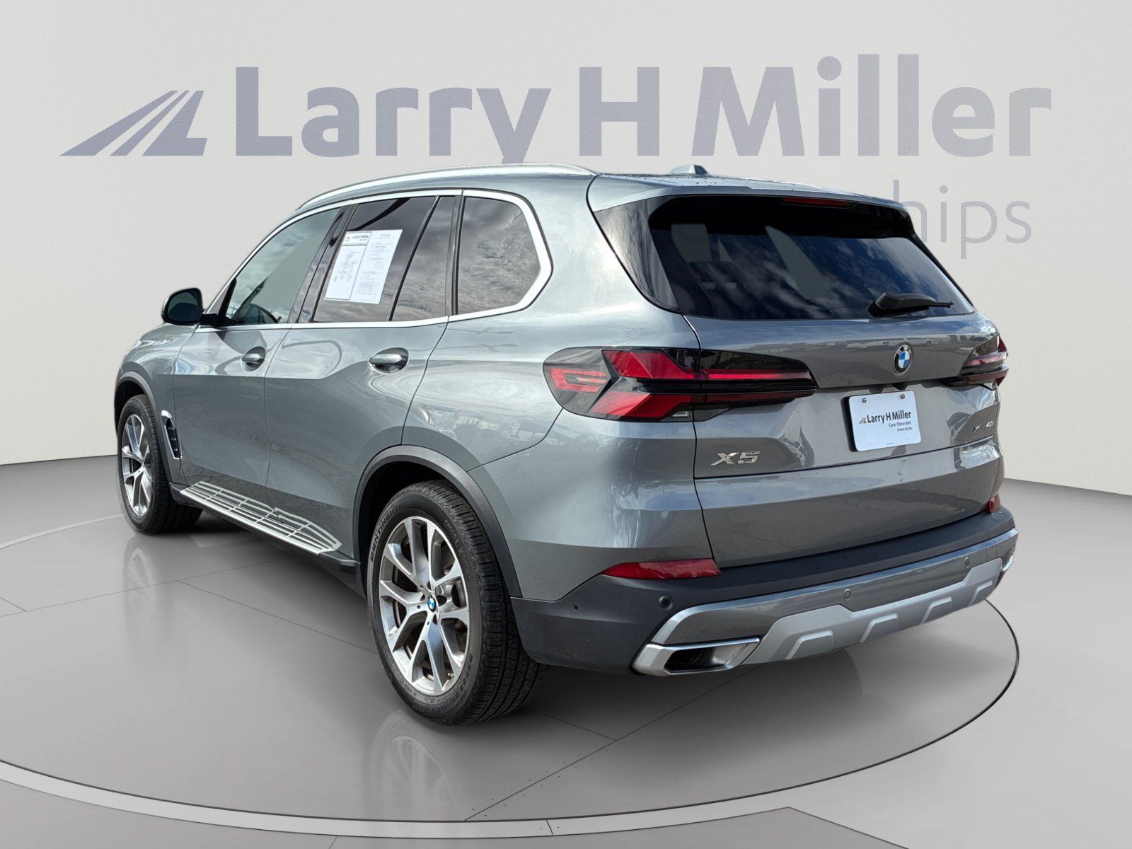 Used 2026 BMW X5 xDrive40i AWD/4WD image 3