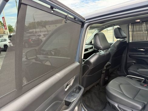 Used 2025 Toyota Grand Highlander AWD image 30