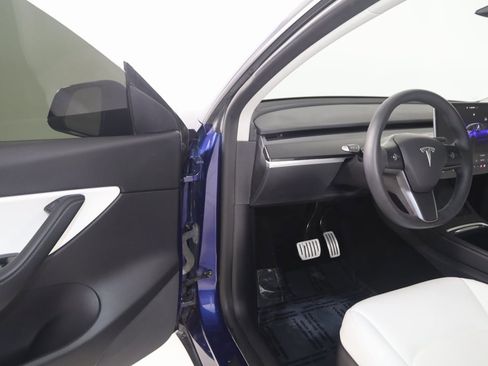 Used 2022 Tesla Model Y Performance image 46