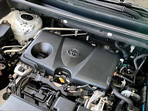 Used 2021 Toyota RAV4 LE FWD image 30