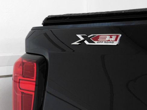 Used 2019 GMC Sierra 1500 SLE w/ SLE Value Package AWD/4WD image 8