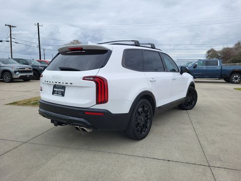 Used 2022 Kia Telluride SX w/ SX Prestige Package image 5