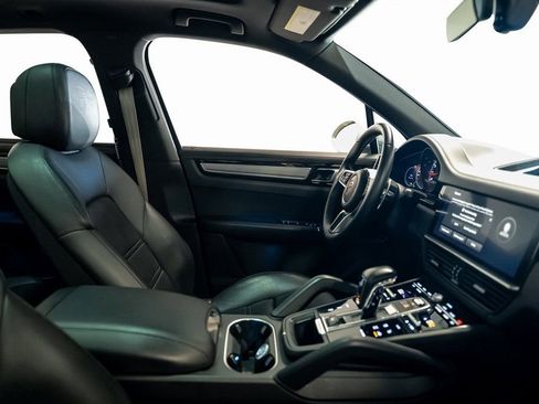 Used 2022 Porsche Cayenne S Platinum image 59