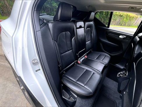 Used 2024 Volvo XC40 B5 Plus AWD/4WD image 35