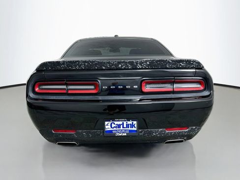 Used 2018 Dodge Challenger SXT RWD image 7