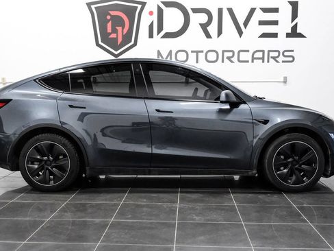 Used 2022 Tesla Model Y Long Range AWD/4WD image 7