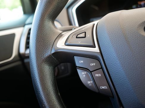Used 2019 Ford Fusion SE FWD image 28