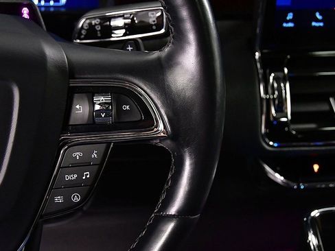 Used 2024 Lincoln Navigator Premiere image 20