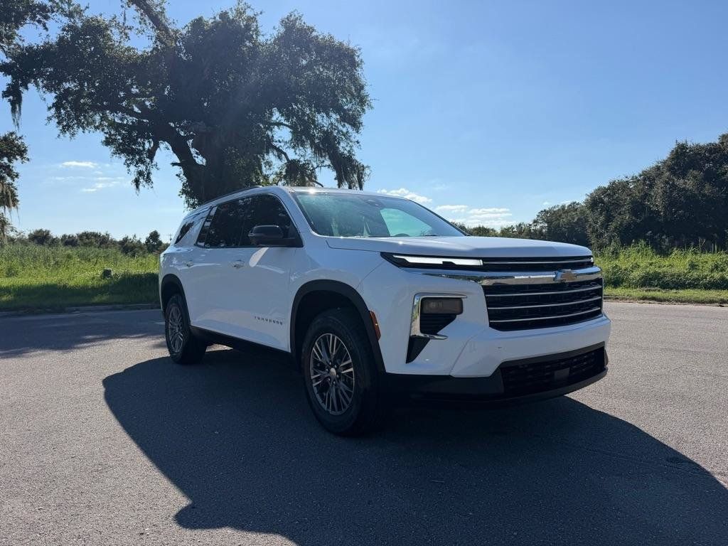 Used 2024 Chevrolet Traverse LT FWD image 8