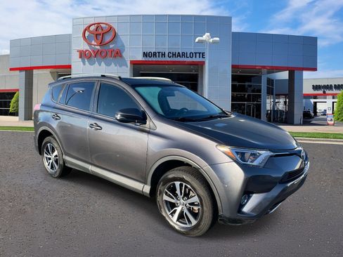 Used 2016 Toyota RAV4 XLE image 2