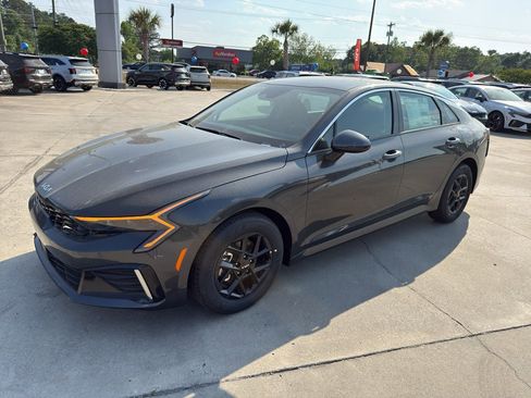 New 2026 Kia K5 LXS FWD image 3