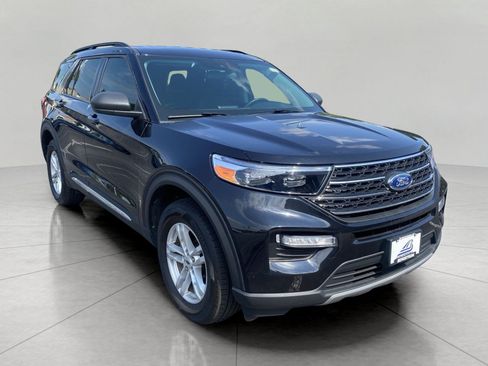 Used 2024 Ford Explorer XLT w/ Equipment Group 202A AWD/4WD image 28