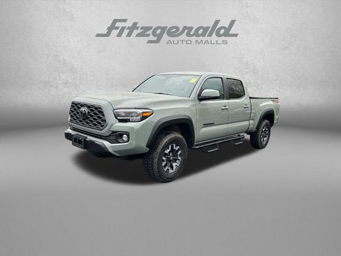 Used 2023 Toyota Tacoma TRD Off-Road w/ Technology Package AWD/4WD image 3