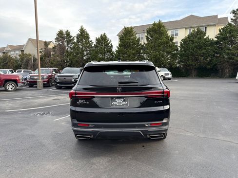 Used 2025 Buick Enclave Preferred image 4